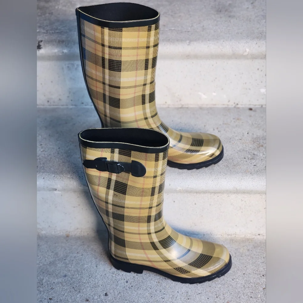 NWT HENRY FERRERA Women's Plaid Rain Boots  Stylish rain boots. Size 9. - Picture 6 of 8